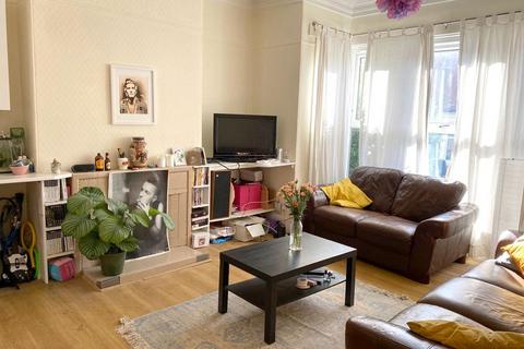 6 bedroom house to rent, Manor Terrace, Leeds LS6