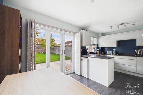 3 bedroom semi-detached house for sale, Burleigh Piece, Buckingham