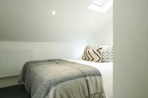 1 bedroom in a house share to rent, Driffield Street, Manchester M14