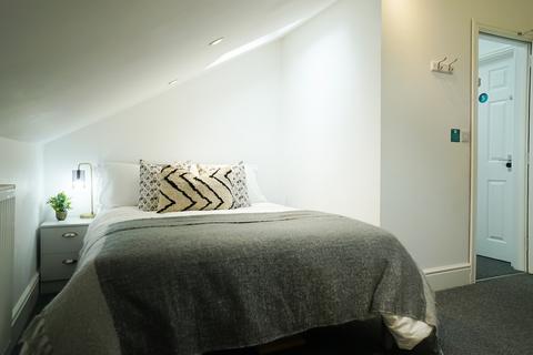 1 bedroom in a house share to rent, Driffield Street, Manchester M14