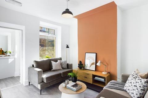 1 bedroom in a house share to rent, Carlton Avenue, Manchester M14