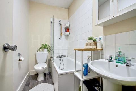 3 bedroom flat for sale, Springwell Avenue, London, NW10