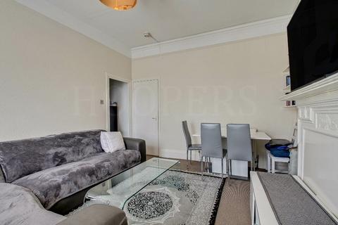3 bedroom flat for sale, Springwell Avenue, London, NW10