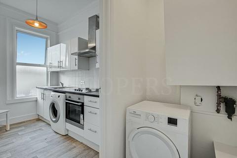 3 bedroom flat for sale, Springwell Avenue, London, NW10