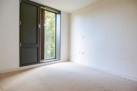 1 bedroom flat to rent, St James Walk GL50 3UE