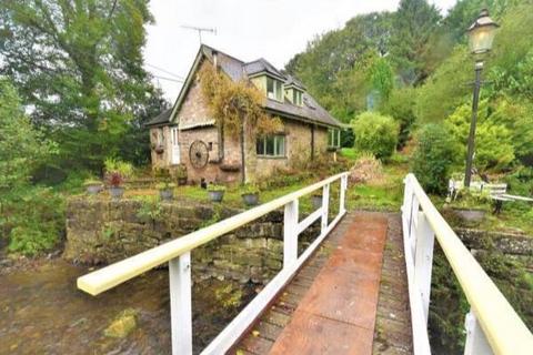 undefined, Ruthin LL15