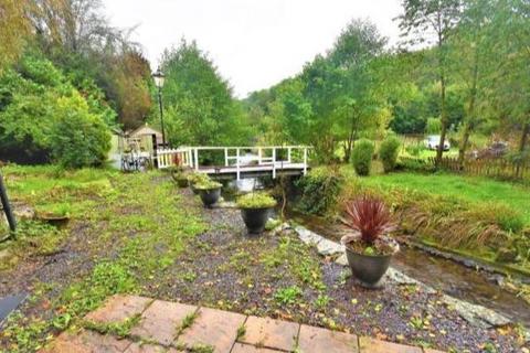 undefined, Ruthin LL15