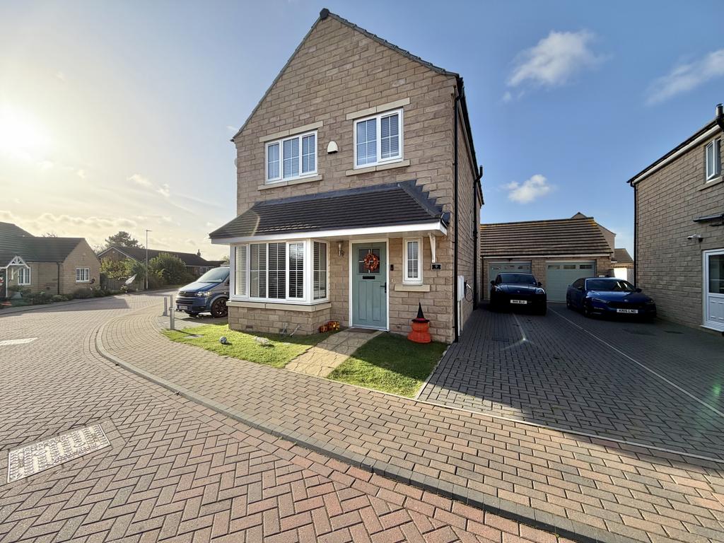 4 bed detached house for sale