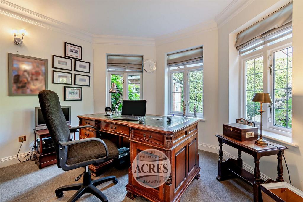 8618939-interior34-800 (Large).jpg
