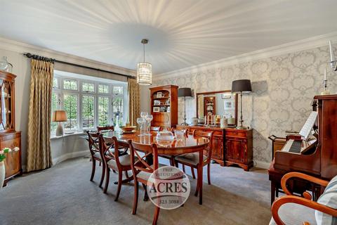 40 Newick Avenue, Sutton Coldfield, B74 3DA