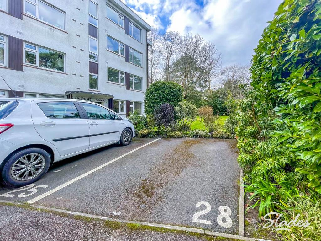 28 lindsay parking