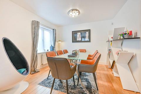 undefined, Robinsons Close, West Ealing, London, W13