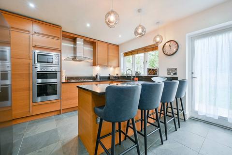 undefined, Robinsons Close, West Ealing, London, W13