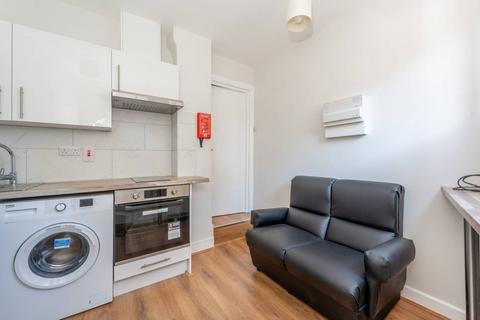 undefined, Uxbridge Road, Shepherd's Bush, London, W12