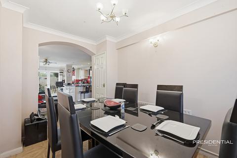 3 bedroom terraced house for sale, Chigwell IG7