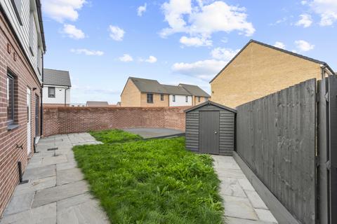 4 bedroom link detached house for sale, Juniper Road, Essex CM17