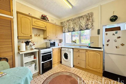 undefined, Brooklands Gardens, Hornchurch, RM11