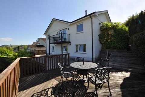 Bron Y Glyn Estate, Bronwydd Arms, Carmarthen