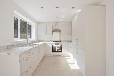 4 bedroom detached house to rent, Dunholme Way, Doe Lea, S44