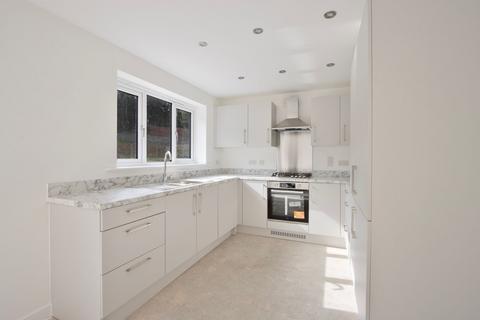 4 bedroom detached house to rent, Dunholme Way, Doe Lea, S44