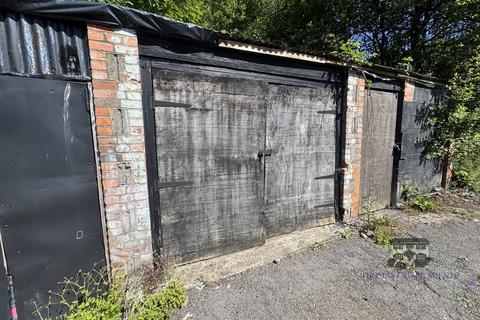Garage to rent - Alma Street, Treherbert, Treorchy, Rhondda Cynon Taff. CF42