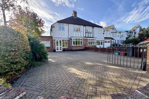 undefined, Jersey Road, Hounslow, Greater London, TW5