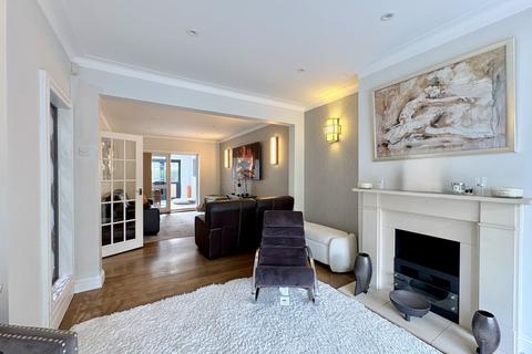 undefined, Jersey Road, Hounslow, Greater London, TW5