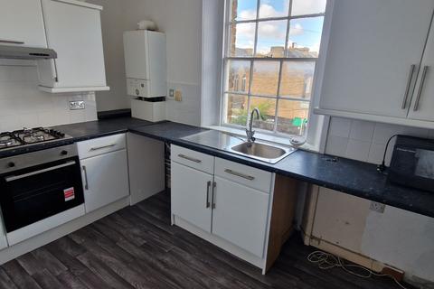 1 bedroom flat to rent, West Crescent Road, Gravesend DA12