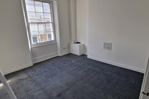 1 bedroom flat to rent, West Crescent Road, Gravesend DA12