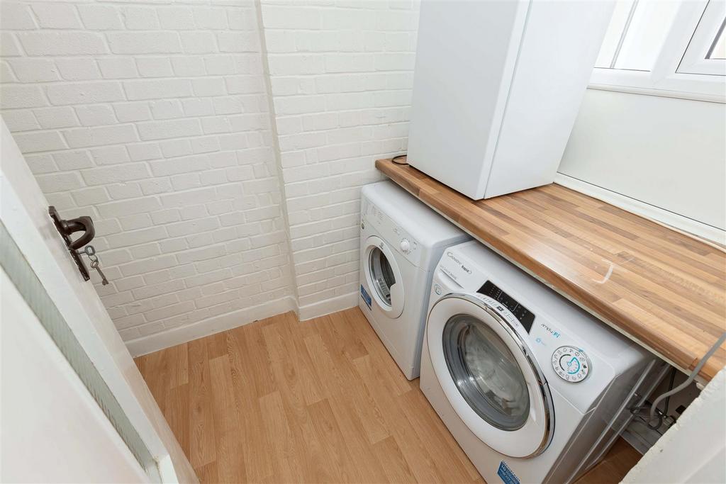 Meadway Court 13.jpg