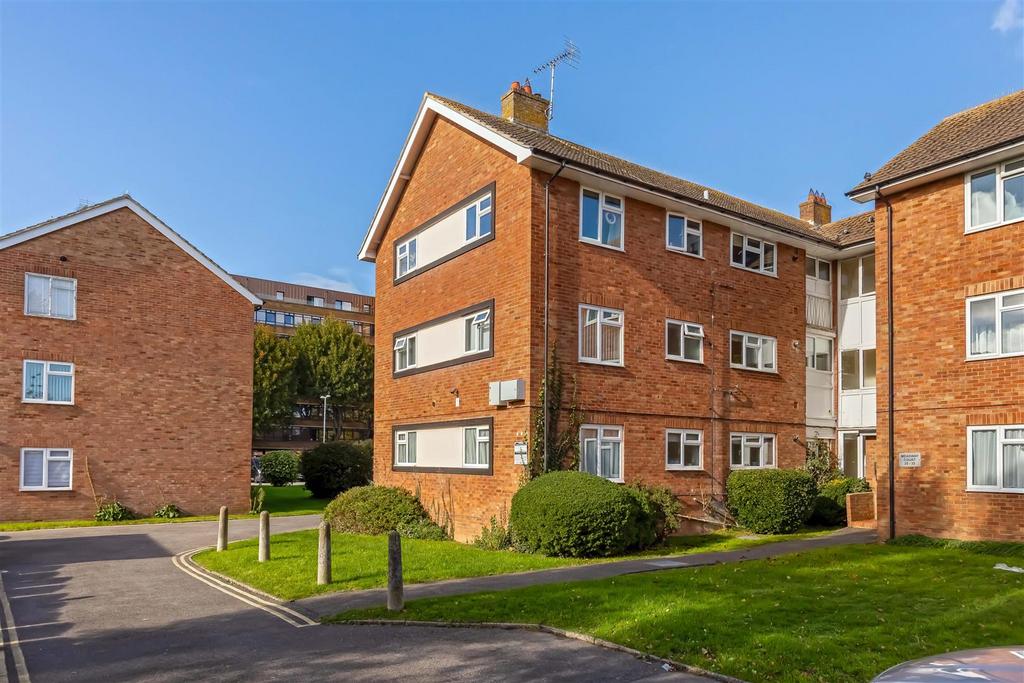 Meadway Court 16.jpg