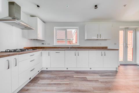 4 bedroom detached house for sale, Spruce Way, Dereham