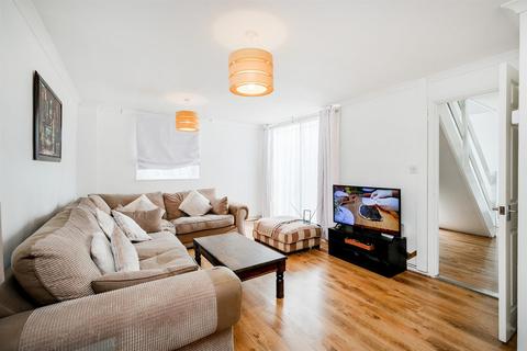 3 bedroom house for sale, Silver Birch Avenue, Chingford
