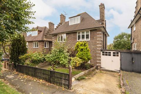 undefined, Pollards Hill West, London