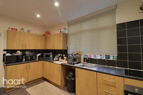 3 bedroom end of terrace house to rent, Ashburnham Road, Northampton