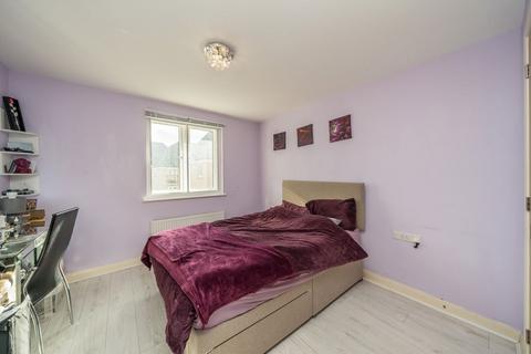 undefined, Fusiliers Way, Hounslow TW4