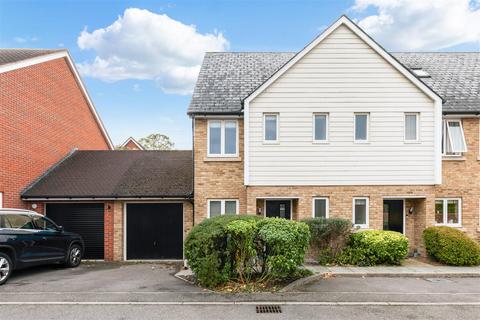 56 Redwood Drive, Epsom, KT19 8FL