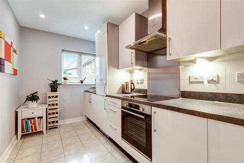 56 Redwood Drive, Epsom, KT19 8FL