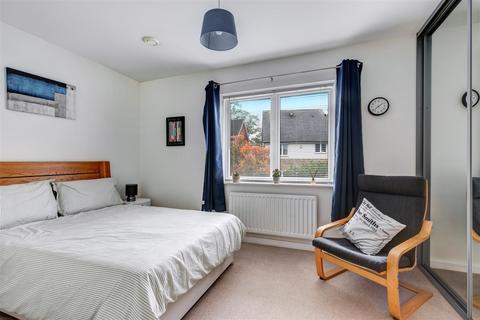 56 Redwood Drive, Epsom, KT19 8FL