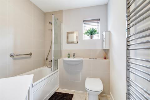56 Redwood Drive, Epsom, KT19 8FL