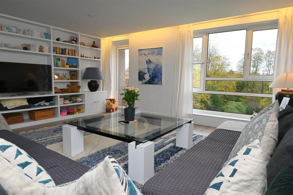 Living room3.JPG