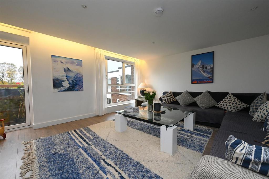 Living room1.JPG