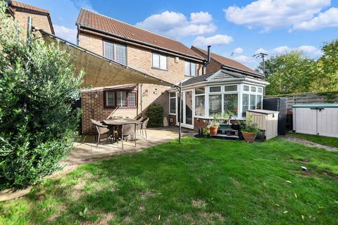 4 bedroom detached house for sale, Armingford Crescent, Royston SG8