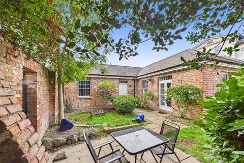 The Crescent, Gloucester, Gloucestershire, GL1