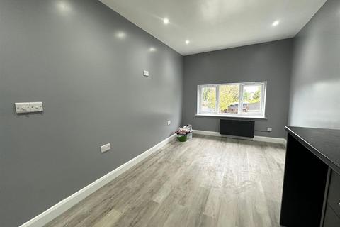 undefined, Bridgnorth Road, Wollaston