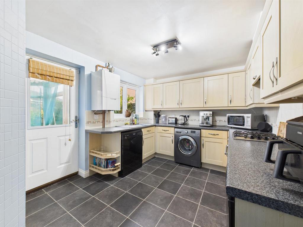 Kitchen: