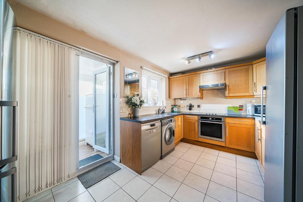 Kitchen 1.jpg