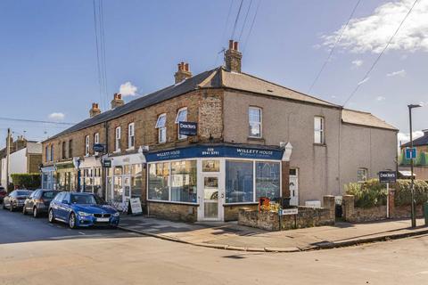 1 bedroom maisonette for sale, Priory Road, Hampton TW12