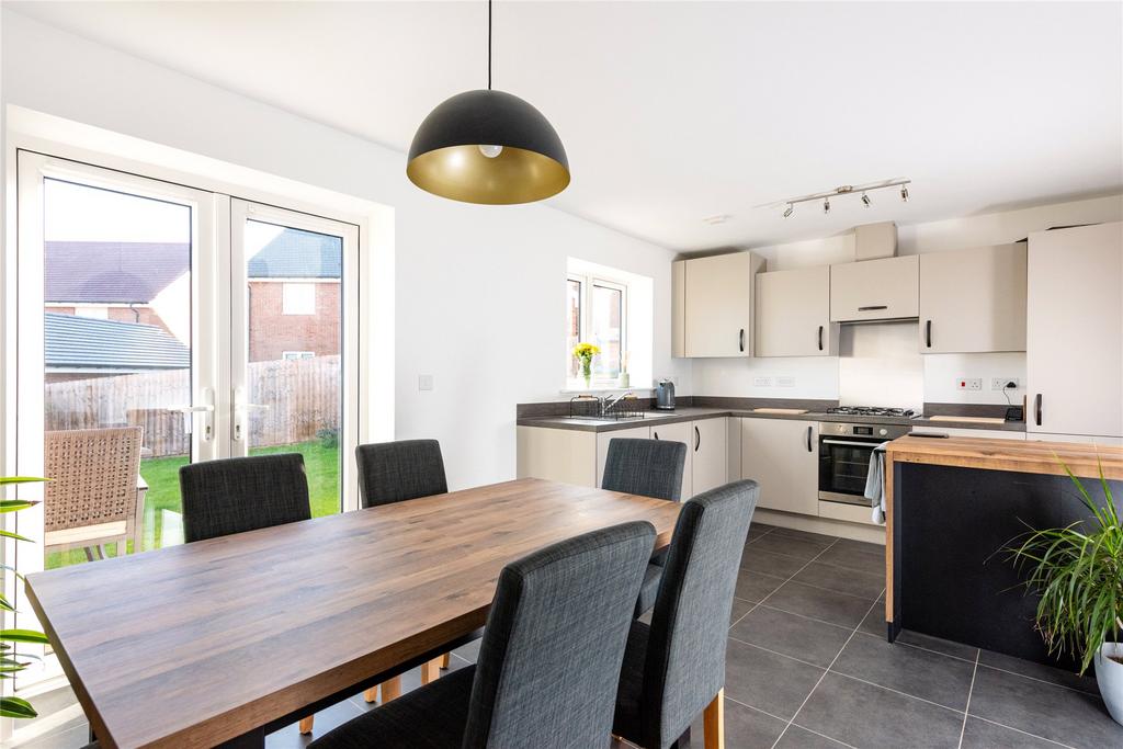 Kitchen/Dining