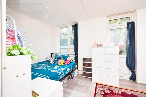 undefined, Old Church Road, Shadwell, Limehouse, Poplar, East London, E1